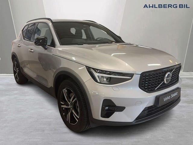 Volvo XC40 2025