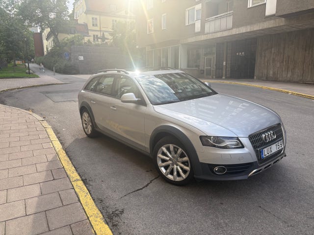 Audi A4 allroad 2012