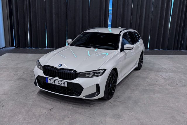 BMW 330e 2024