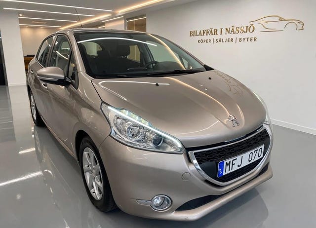 Peugeot 208 2012