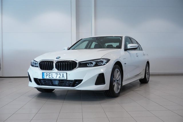 BMW 330e 2023