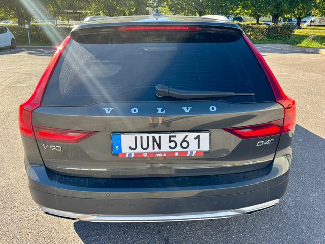 Volvo V90 Cross Country 2018 – bild 4