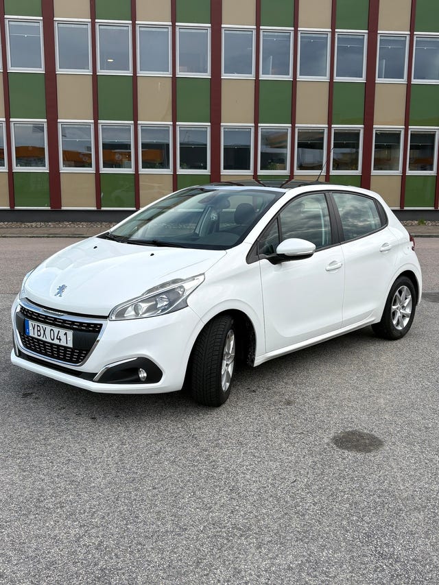 Peugeot 208 2016