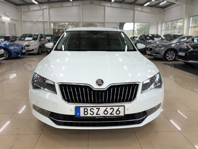 Skoda Superb 2018 – bild 2