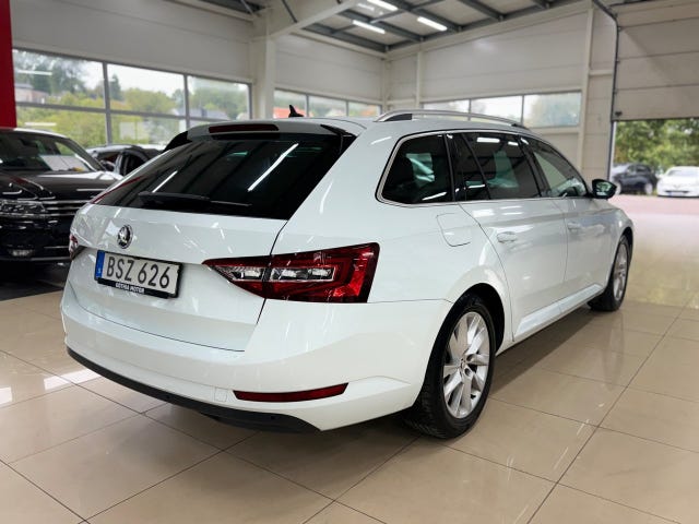 Skoda Superb 2018 – bild 4