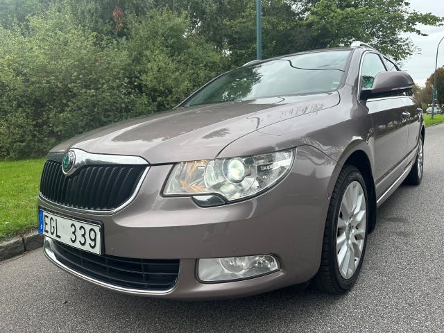 Skoda Superb 2012