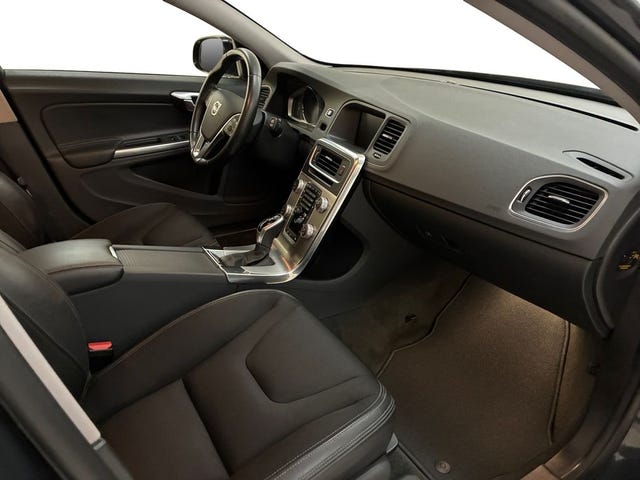 Volvo V60 Cross Country 2018 – bild 4