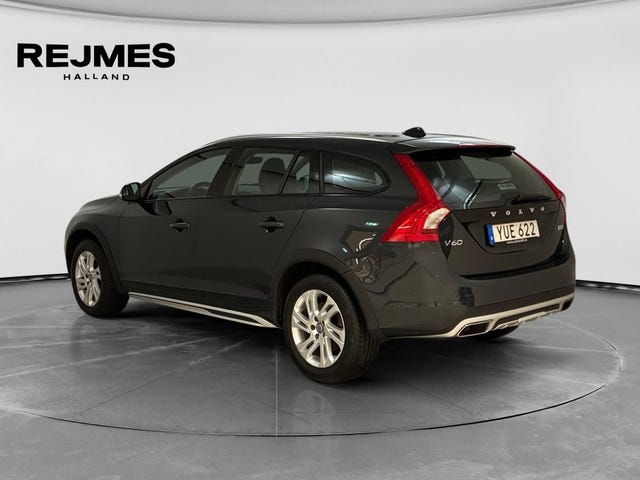 Volvo V60 Cross Country 2018 – bild 2