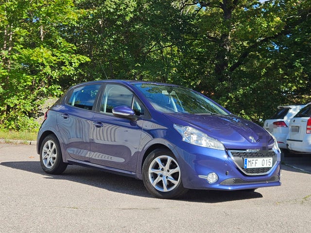 Peugeot 208 2012