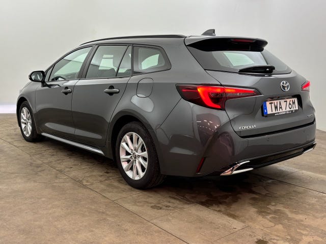 Toyota Corolla 2024 – bild 4