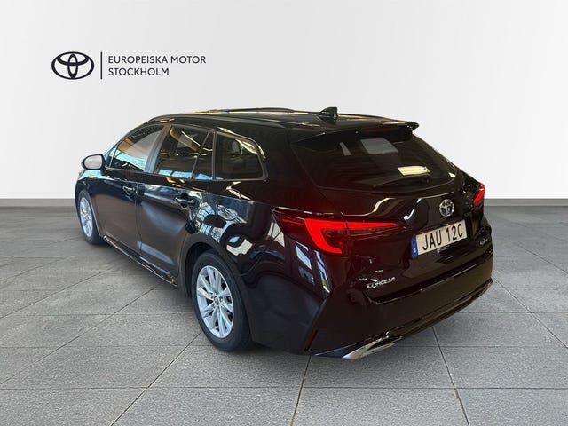 Toyota Corolla 2024 – bild 3