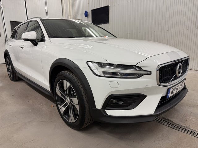 Volvo V60 Cross Country 2021 – bild 3