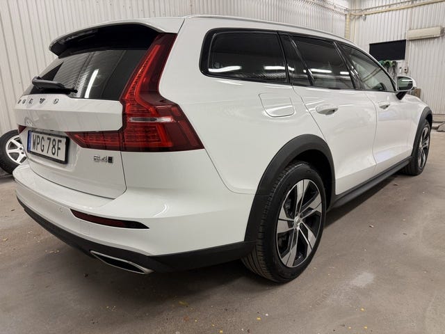 Volvo V60 Cross Country 2021 – bild 4