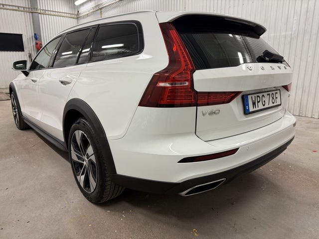 Volvo V60 Cross Country 2021 – bild 2
