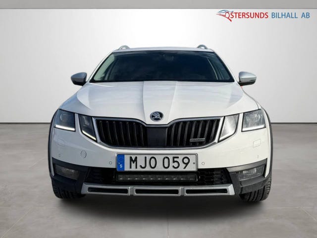 Skoda Octavia Scout 2018 – bild 2