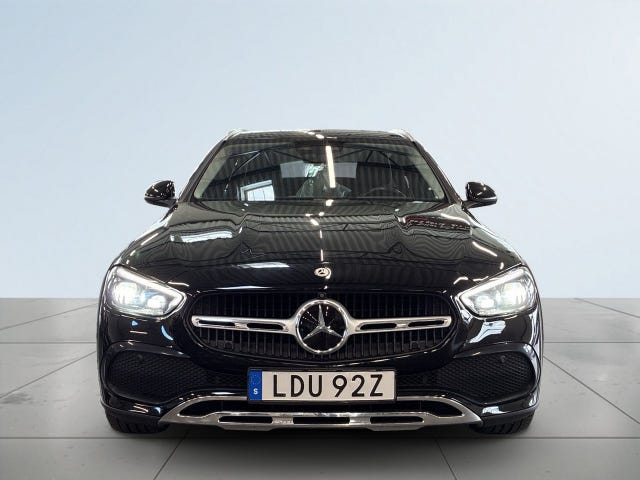 Mercedes-Benz C220 d 2022 – bild 2
