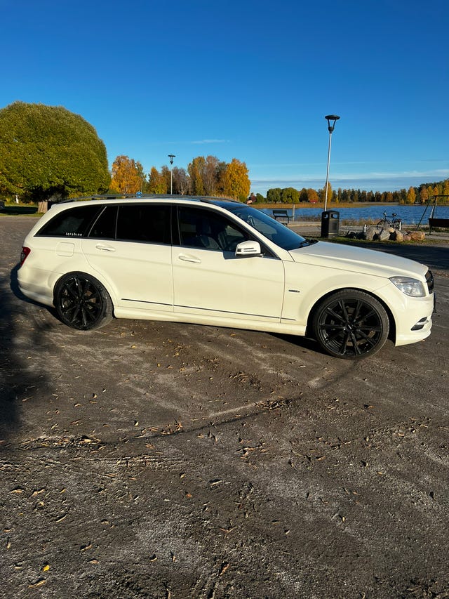 Mercedes-Benz C220 2011