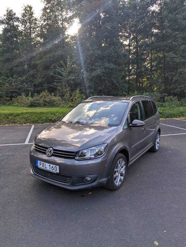 Volkswagen Touran Cross 2015