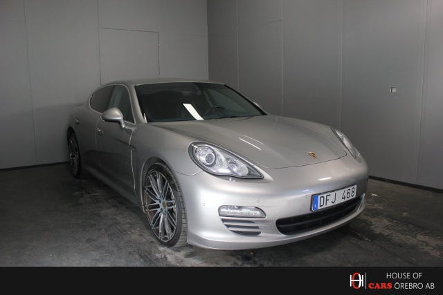 Porsche Panamera 4S 2010