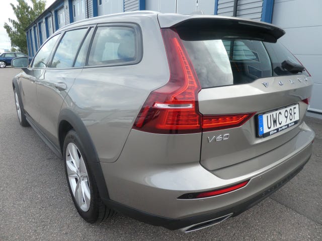 Volvo V60 Cross Country 2022 – bild 3