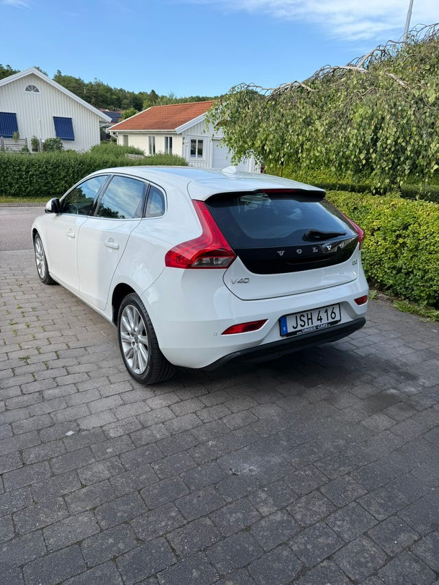 Volvo V40 2015