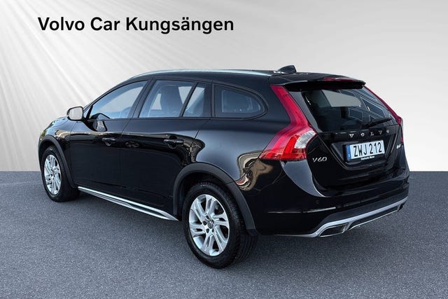 Volvo V60 Cross Country 2018 – bild 4