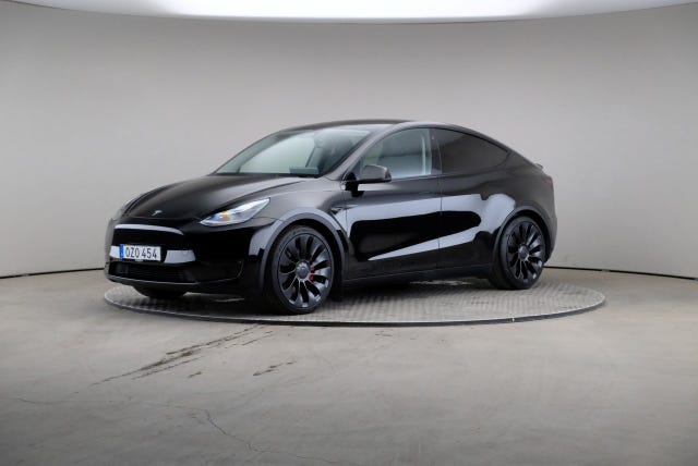 Tesla Model Y 2024