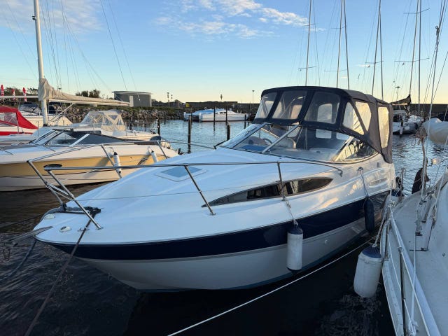 Bayliner 245 Ciera – 2004 | Volvo Penta KAD 32
