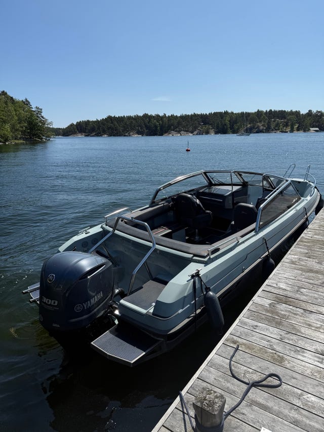 Yamarin Cross 75 BR - 2016 Yamaha F300 - 2019. Endast 220 gångtimmar sedan ny!