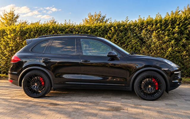 Porsche Cayenne Turbo 2011