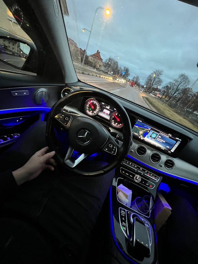 Mercedes-Benz E220 2018 – bild 3