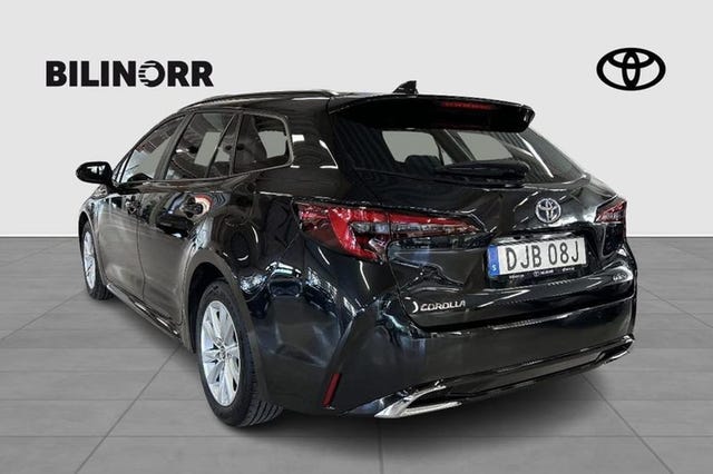 Toyota Corolla 2025 – bild 3