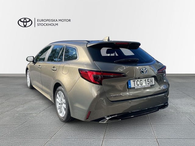 Toyota Corolla 2024 – bild 2
