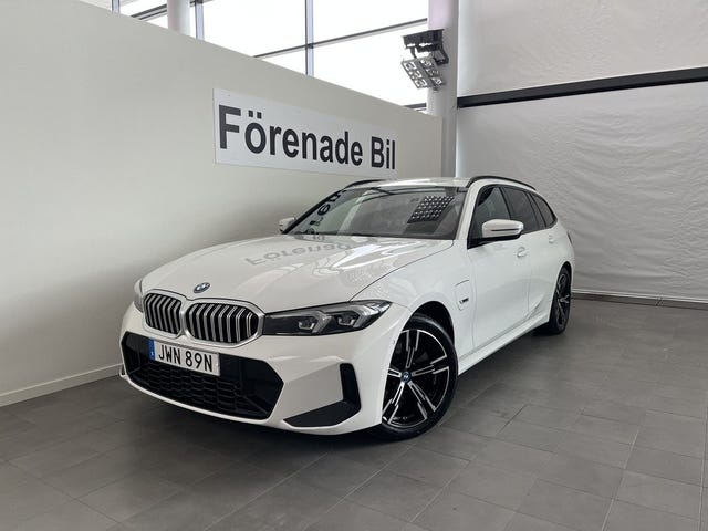BMW 330e 2023