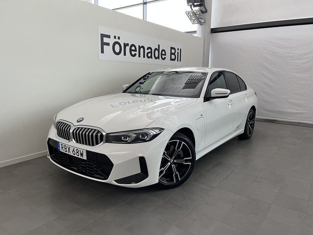 BMW 330e 2025