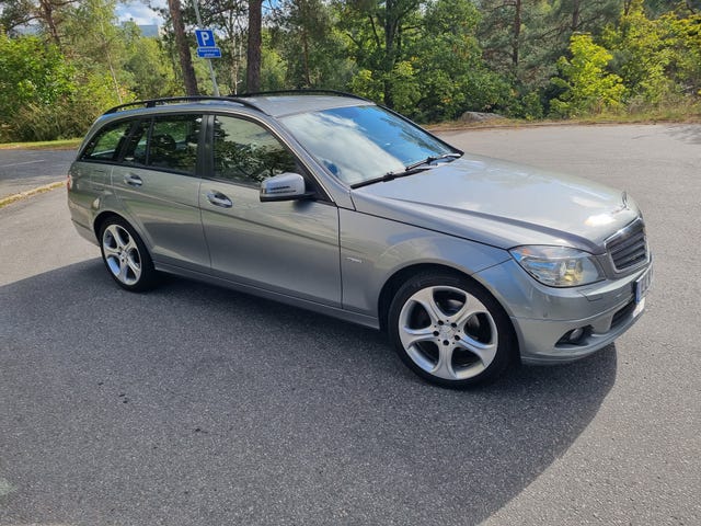 Mercedes-Benz C200 2011