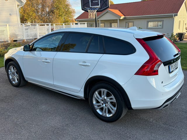 Volvo V60 Cross Country 2016 – bild 3