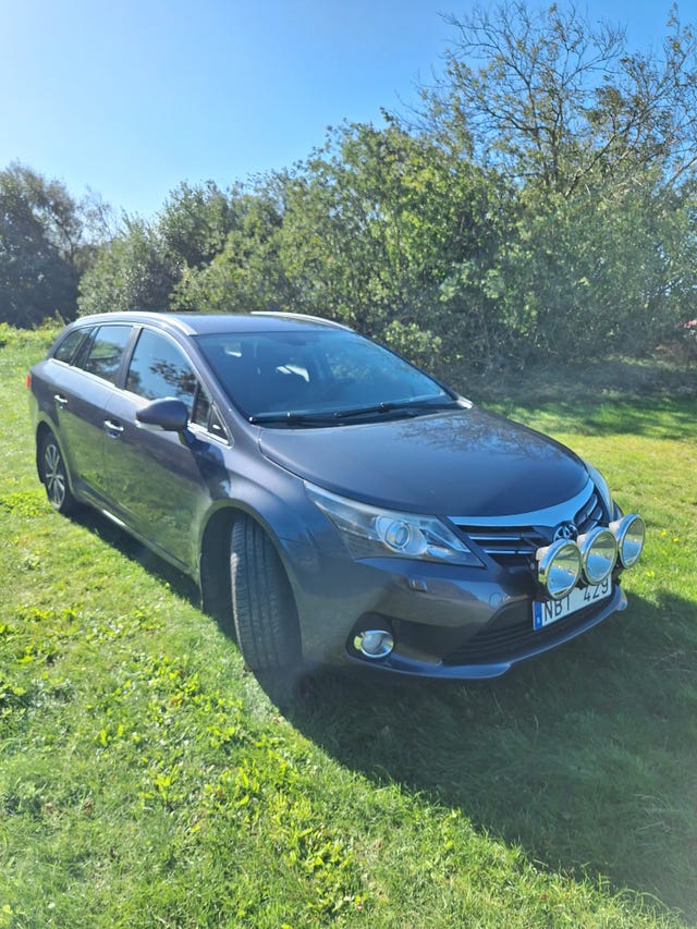 Toyota Avensis 2012
