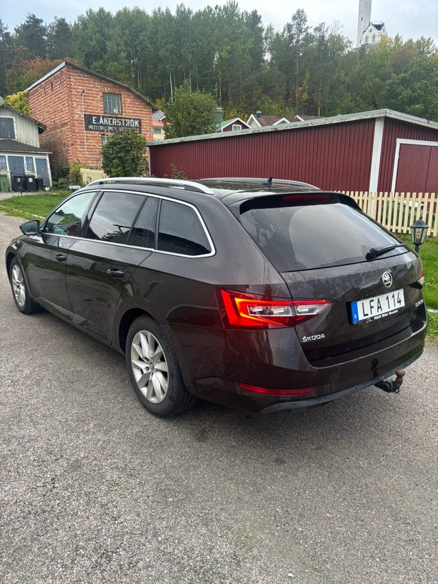 Skoda Superb 2016 – bild 4
