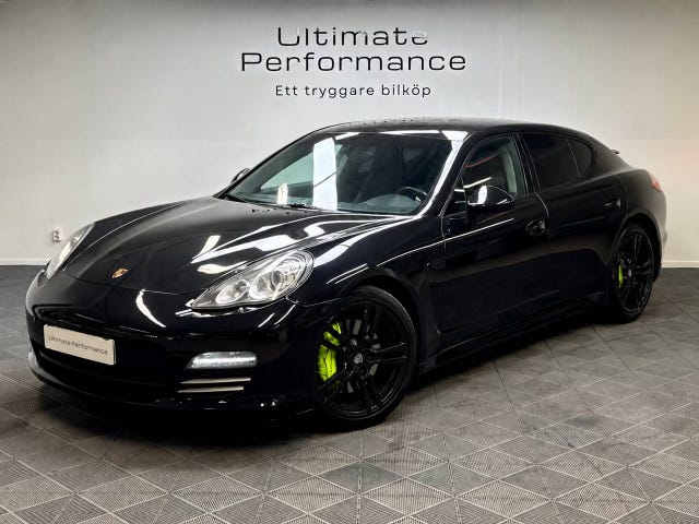 Porsche Panamera 4 2012