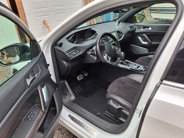 Peugeot 308 SW 2015