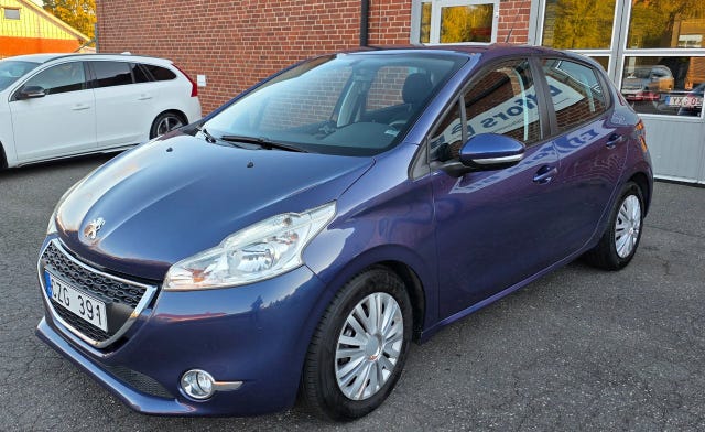 Peugeot 208 2012