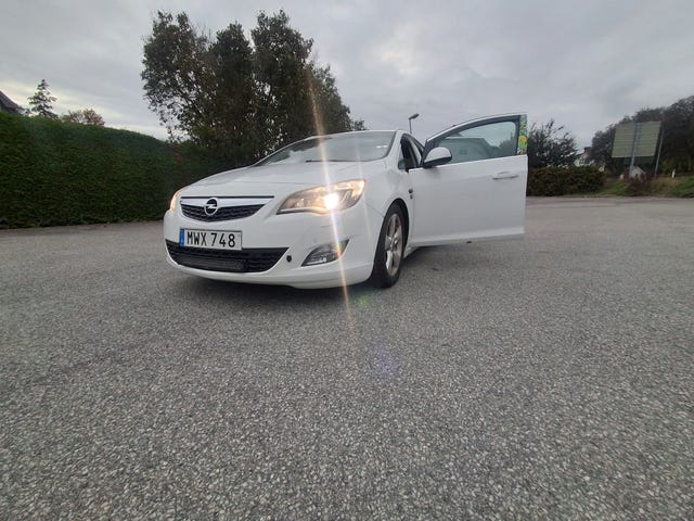 Opel Astra 2012