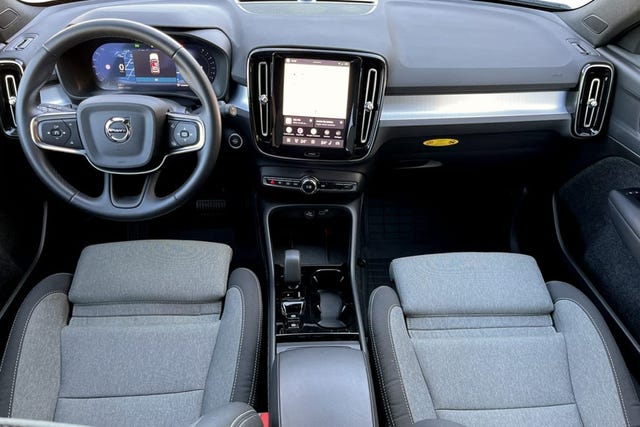 Volvo XC40 2025 – bild 4