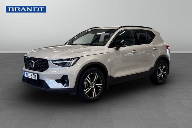 Volvo XC40 2025
