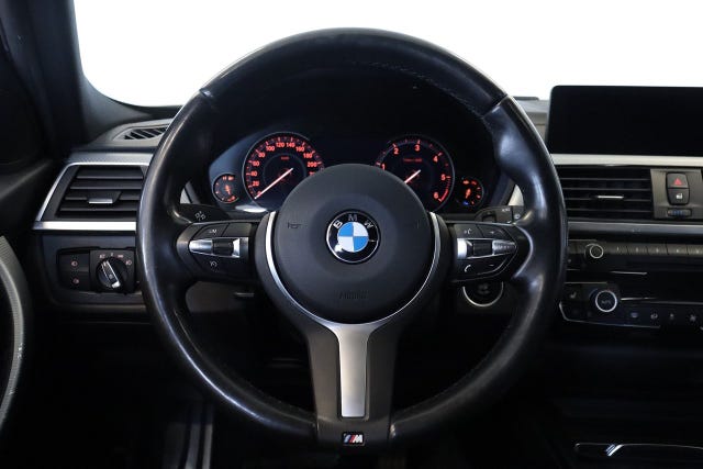 BMW 320 2019 – bild 2