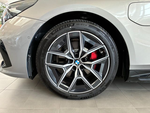 BMW 530e 2026 – bild 4