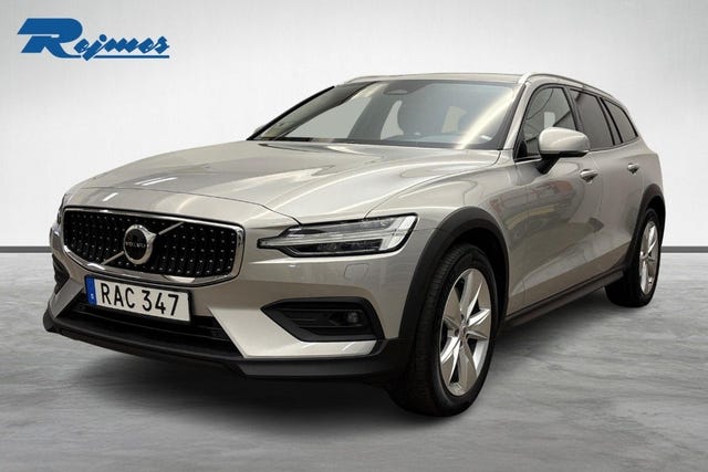 Volvo V60 Cross Country 2023