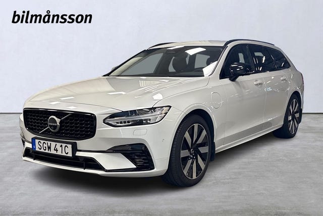 Volvo V90 2025