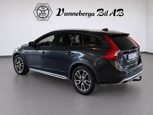 Volvo V60 Cross Country 2018 – bild 4